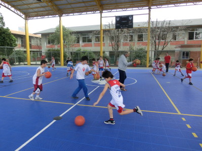 Giochiamo a Minibasket con il corpo