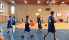 Giochiamo a minibasket con i palloncini